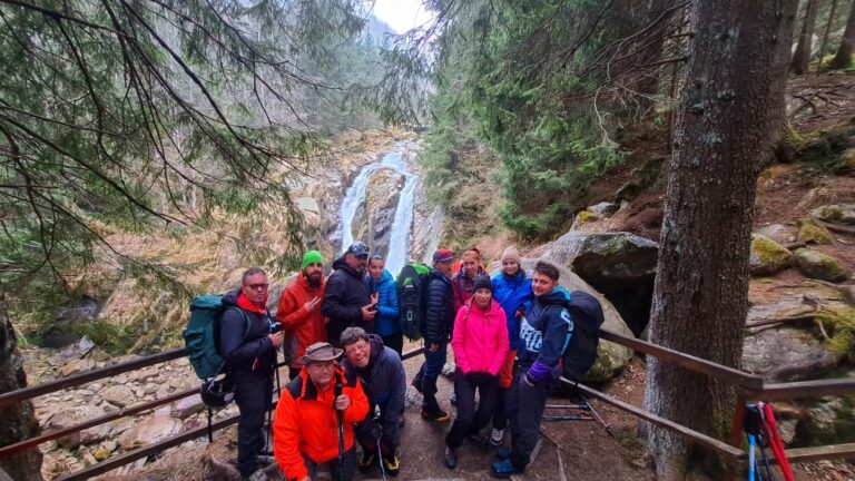 drumetie cu ghid in muntii retezat